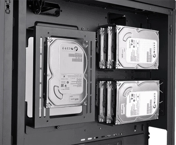 Thermaltake CTE C700 TG HDD View